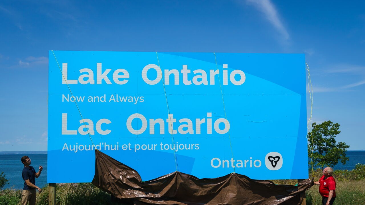 'Ontariomeer, nu en altijd': groot bord maakt duidelijk wat Canada denkt van naamsverandering naar 'Amerikameer'