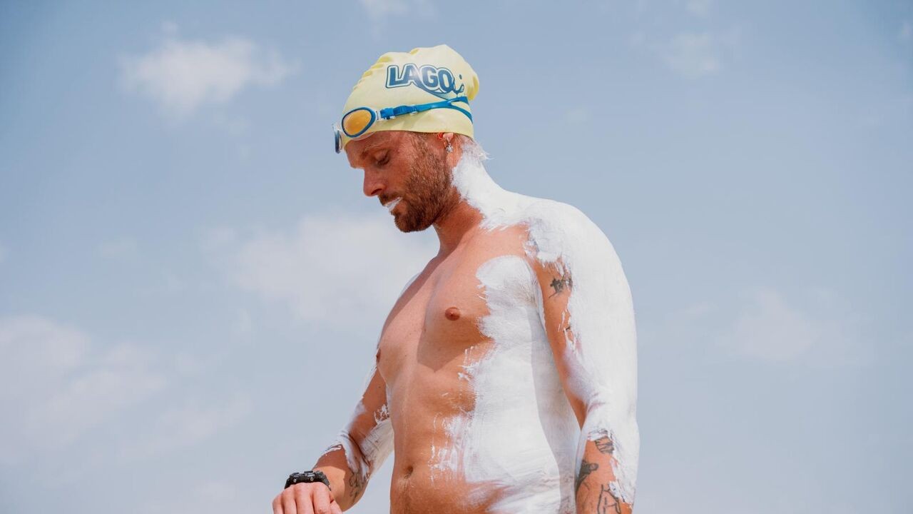 Bredense ultrasporter Matthieu Bonne staakt wereldrecordpoging na 48 uur en 100 kilometer in open zee
