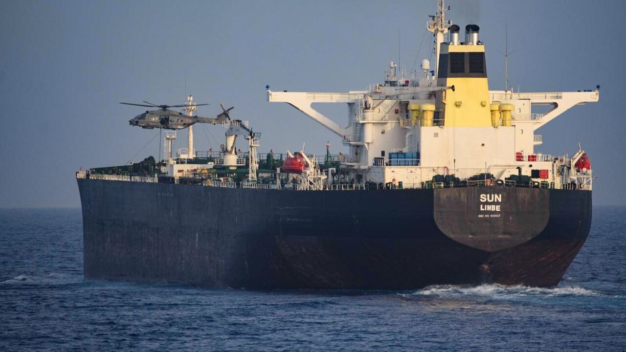 Schip dat mogelijk deel uitmaakt van Russische schaduwvloot geënterd op Middellandse Zee
