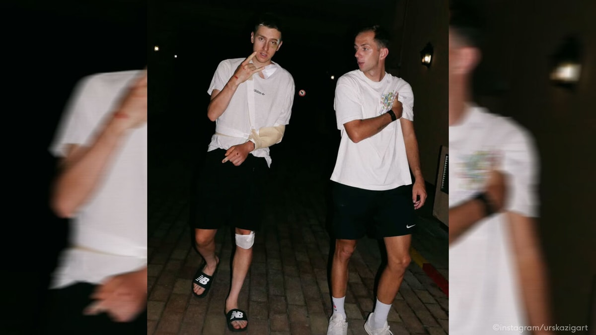 De revalidatie kan (thuis?) beginnen: Urska Zigart deelt foto van Tadej Pogacar na operatie