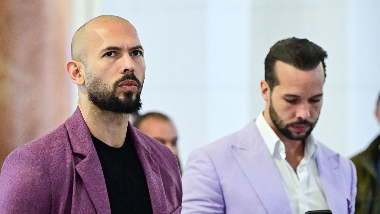 Andrew Tate in Roemenië aangeklaagd voor mensenhandel in minderjarigen en witwaspraktijken