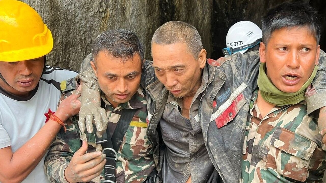 Derde arbeider in Nepal gered uit tunnels van waterkrachtcentrale, 10 dagen na overstromingen