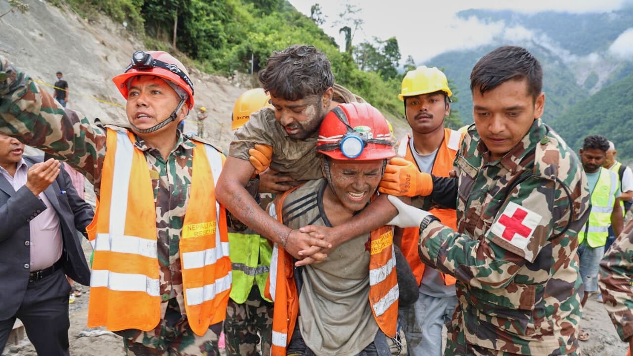 Derde arbeider in Nepal gered uit tunnels van waterkrachtcentrale, 10 dagen na overstromingen