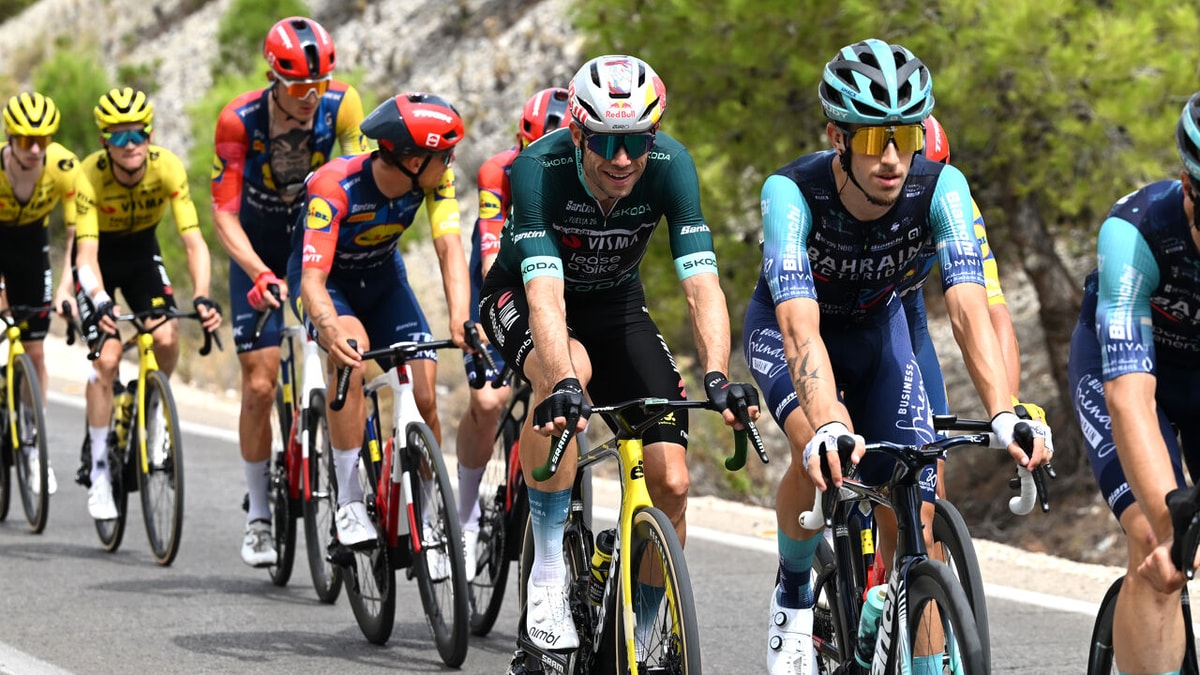 LIVE Vuelta (15 uur): Jaagt Wout van Aert op tweede ritzege in de bakoven van Cordoba, waar 79 km geschrapt wordt?