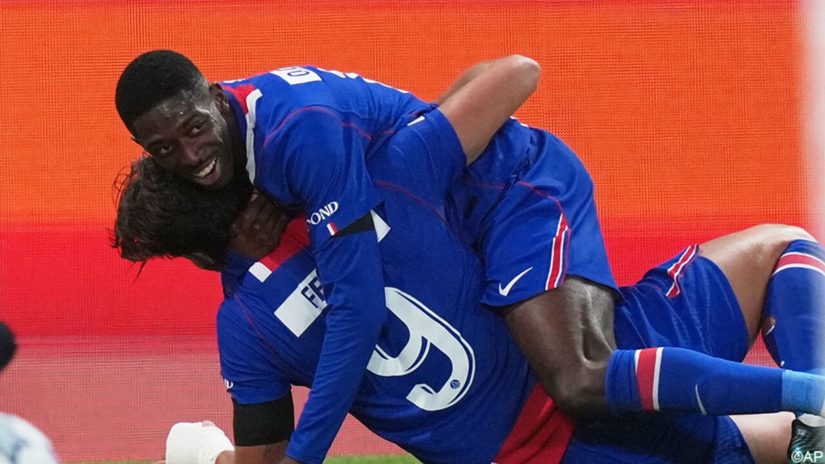 Doelpuntenfeest in Parijs: PSG schiet zes keer raak tegen kanonnenvoer Bratislava, Dembélé en hattrickheld Torres grote uitblinkers