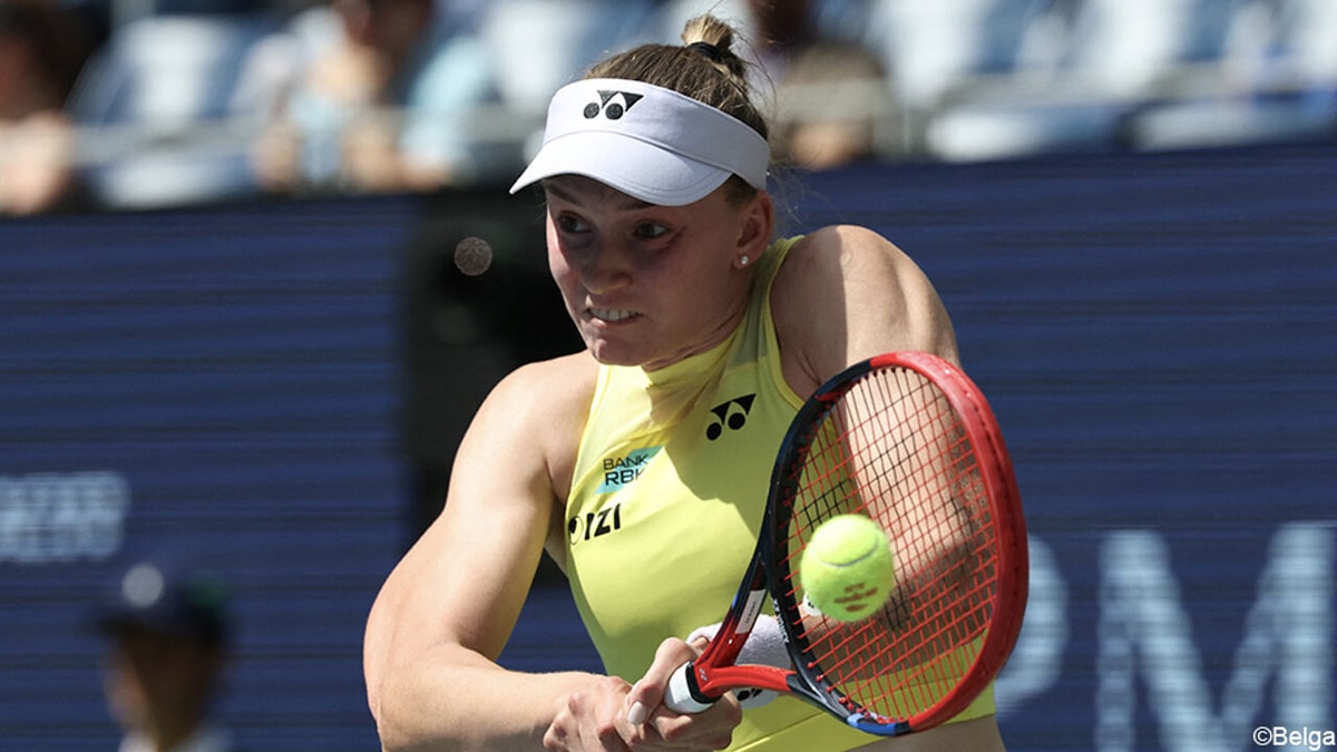 Jelena Rybakina onttroont Aryna Sabalenka als nummer 1 van de wereld na zege tegen Zheng Qinwen in kwartfinale US Open