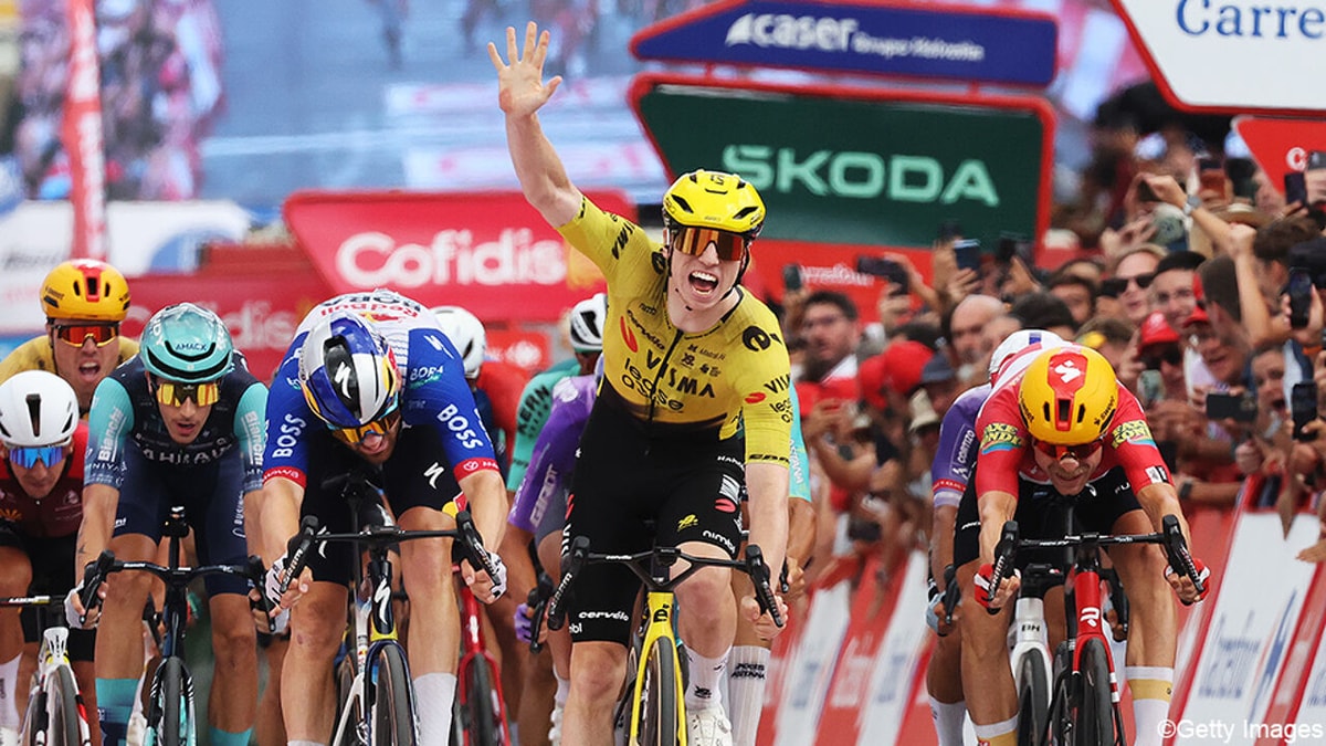 En daar is nummer 5: Matthew Brennan duldt opnieuw geen tegenstand in Vuelta-sprint