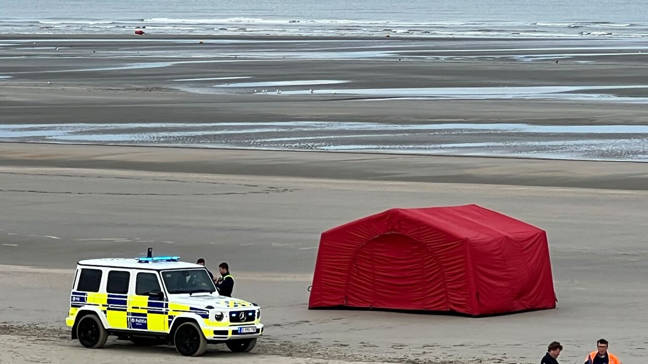 Lichaam van vrouw aangespoeld op strand in Oostduinkerke