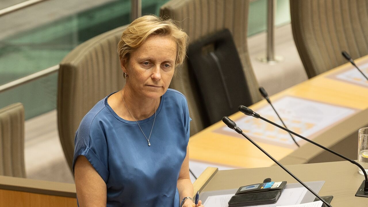 Minister De Ridder verdedigt omstreden luchthavendeal: "Nooit gezegd dat subsidies zouden dalen"
