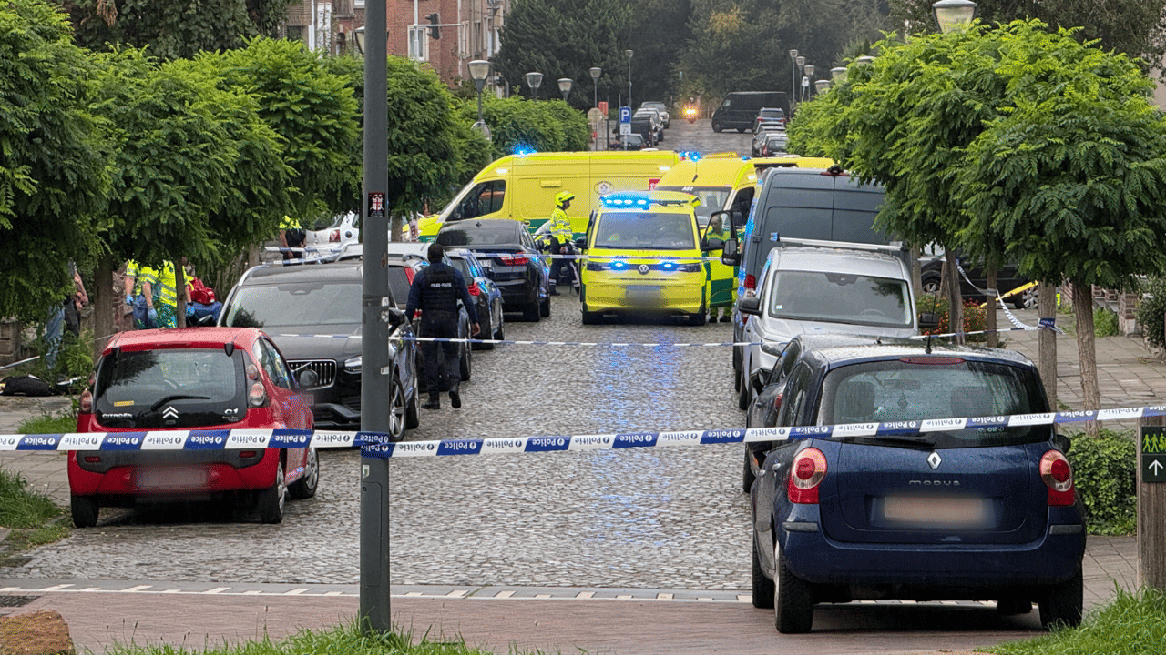 Twee vrouwen overleden bij incident in Anderlecht: "Agenten troffen 1 zwaargewonde vrouw aan en 1 gewapende vrouw"