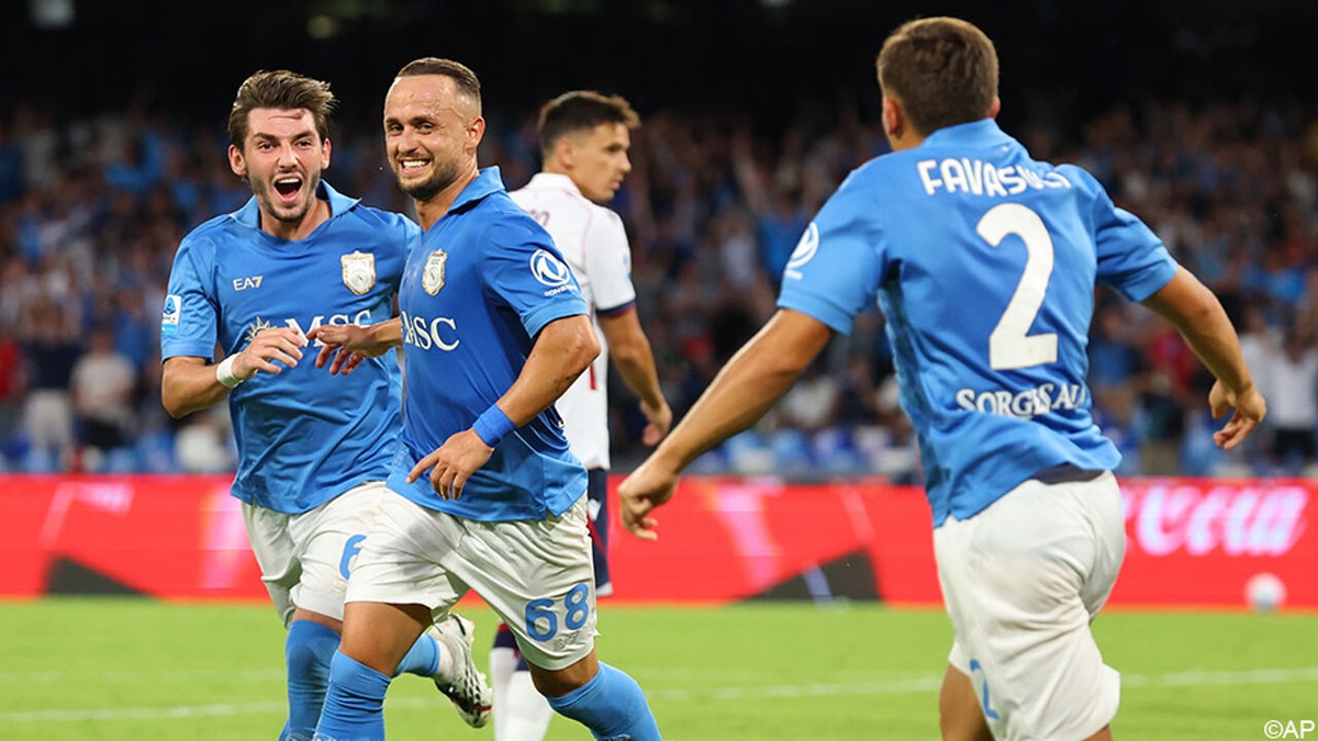 "Een genoegen om hem te zien spelen": De Bruyne eindelijk in de basis bij Napoli, dat nipt wint van Bologna