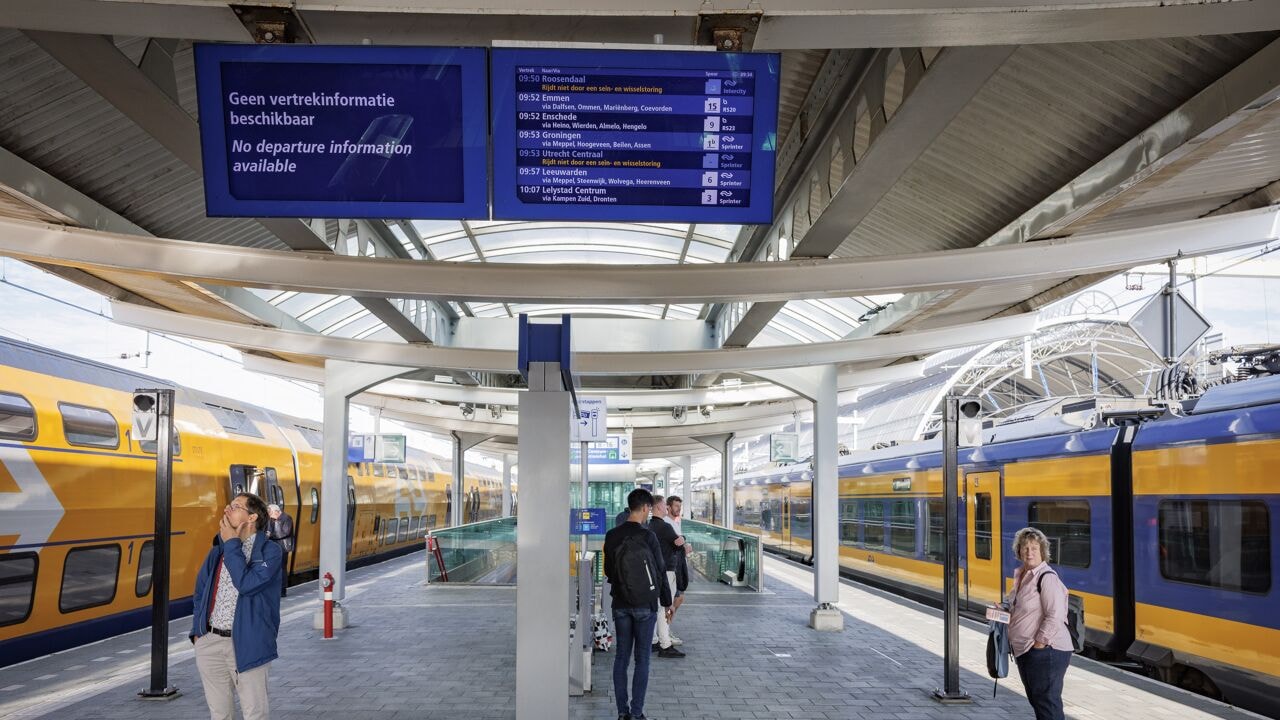 Op zeker 20 plaatsen in Nederland storingen gemeld: "Buizen op sporen vastgemaakt"