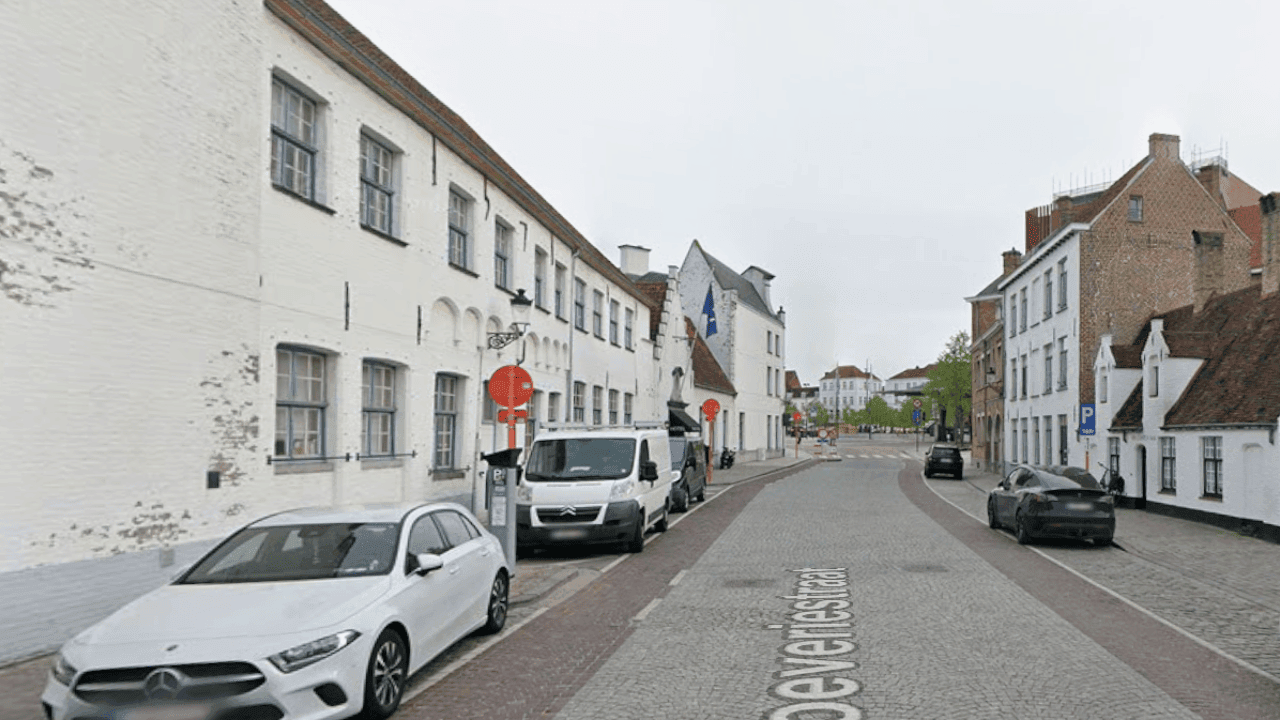 13-jarige jongen valt uit hotelraam in Brugge, zwaargewond naar ziekenhuis