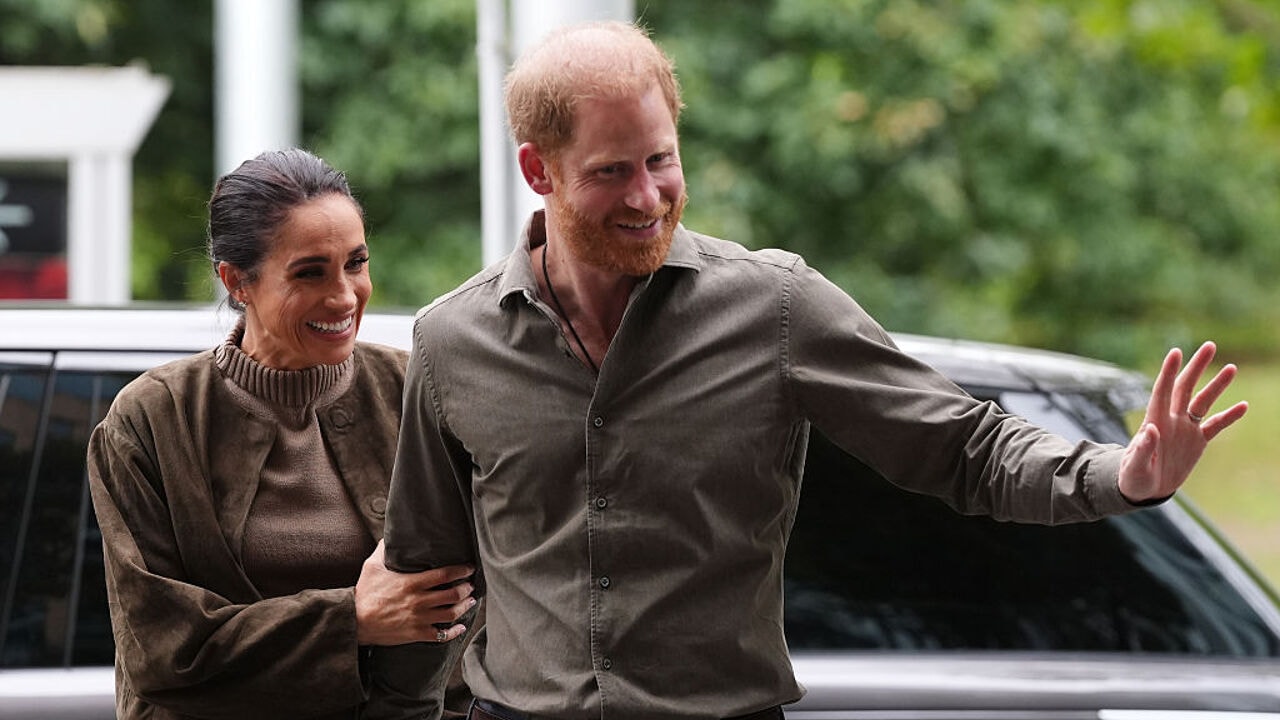 De eerste weken van Harry en Meghan in Engeland zijn 'F.C. De Kampioenen' in het echt: misverstanden troef