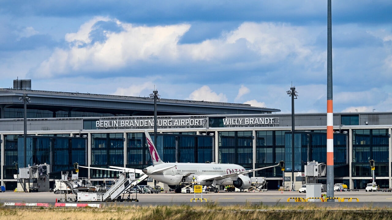 Vliegverkeer tijdlang stilgelegd op luchthaven Berlijn na dronewaarneming