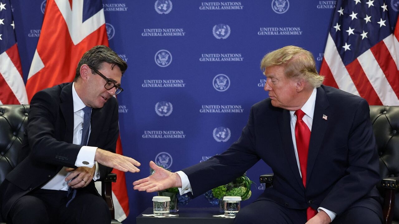Regering van Andy Burnham ziet af van Chagos-akkoord na herhaalde kritiek van Donald Trump
