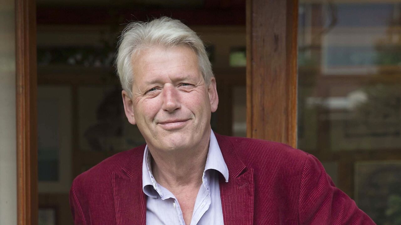 Sjoerd Kuyper (74) overleden, auteur bekend van boek en serie 'Het zakmes'
