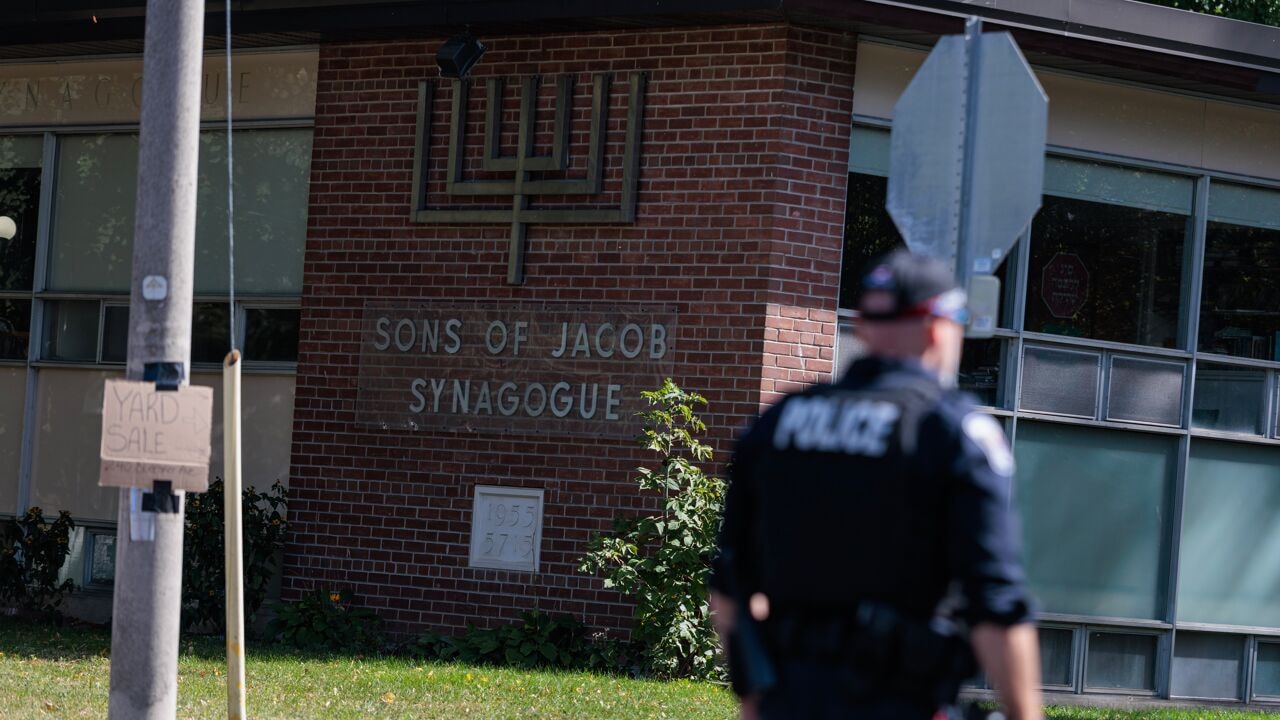 Politie verijdelt aanval op synagoge in Canada, dader sterft na schietpartij: "ondenkbare tragedie vermeden"
