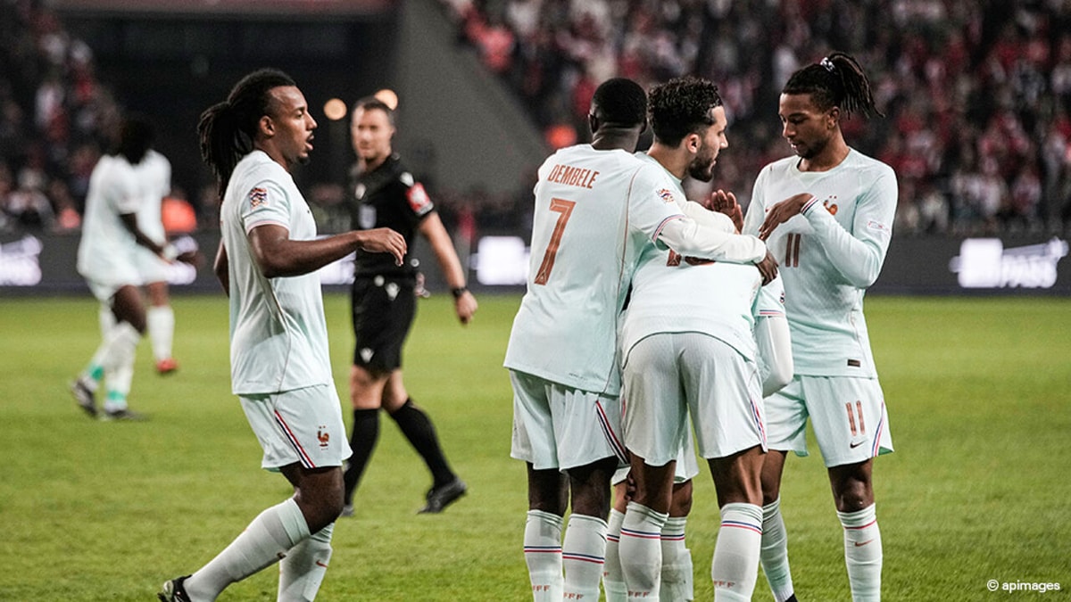 Mbappé opent het tijdperk-Zidane bij Frankrijk met zege tegen Turkije, al blesseert hij er zich wel bij
