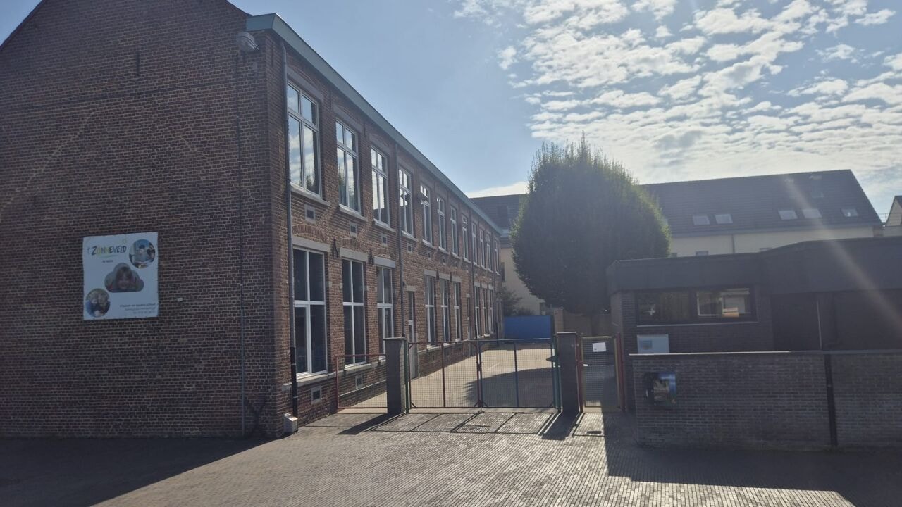 Meisje van 1,5 overleden in auto in Bertem: ouders vergeten kind naar crèche te brengen