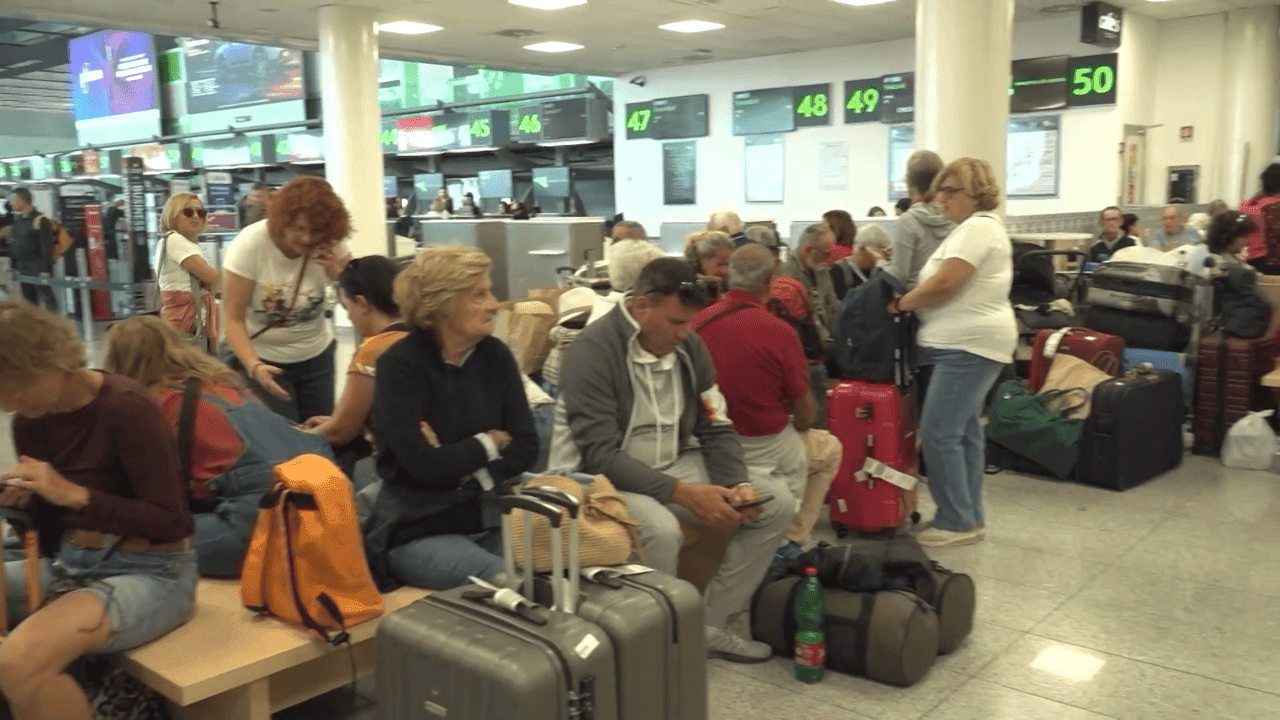 Luchthaven Catania nog altijd dicht door aswolk van Etna
