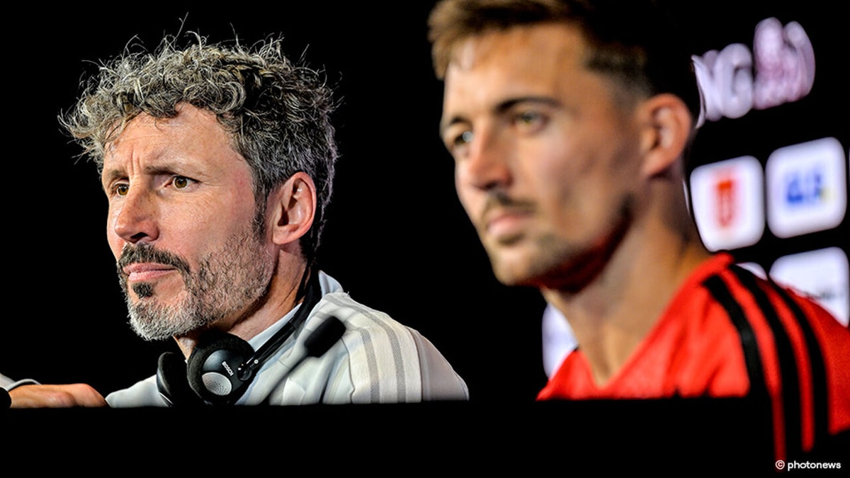 "Ik ben echt supertevreden momenteel": Van Bommel straalt vertrouwen uit voor Frankrijk, al doet vooral vraag over zoon zijn ogen fonkelen
