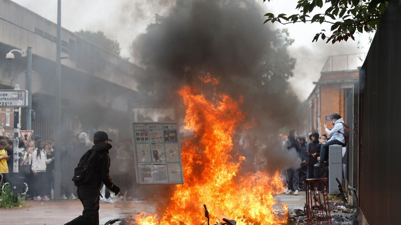 440 mensen opgepakt tijdens scholierenprotest in Frankrijk