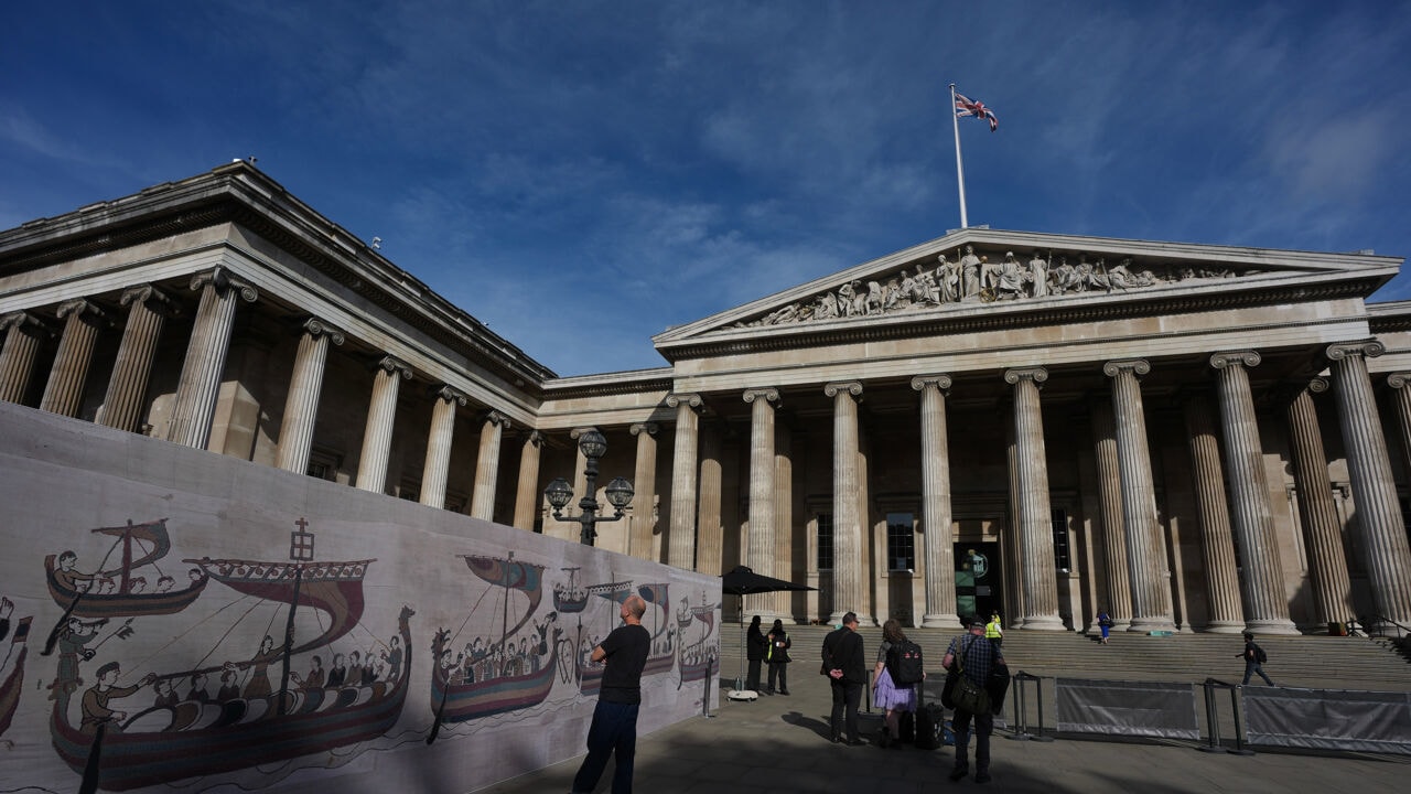 2 uur wachten en lange rijen: British Museum worstelt met populariteit Tapijt van Bayeux