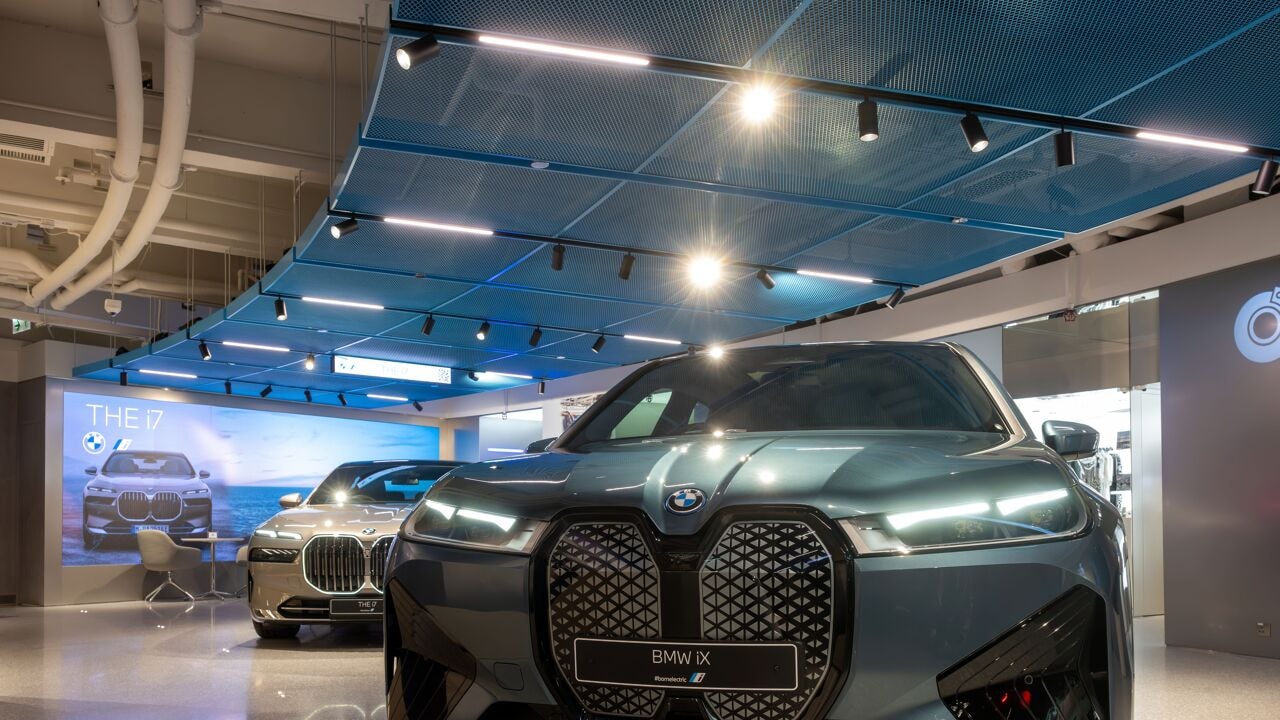 Topambtenaren rijden rond in BMW's en Audi's van meer dan 100.000 euro: Vlaams Belang eist strengere regels