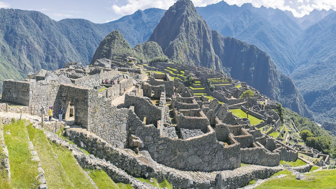 1 dode en 2 gewonden bij bosbrand vlakbij toegangsweg naar Machu Picchu in Peru
