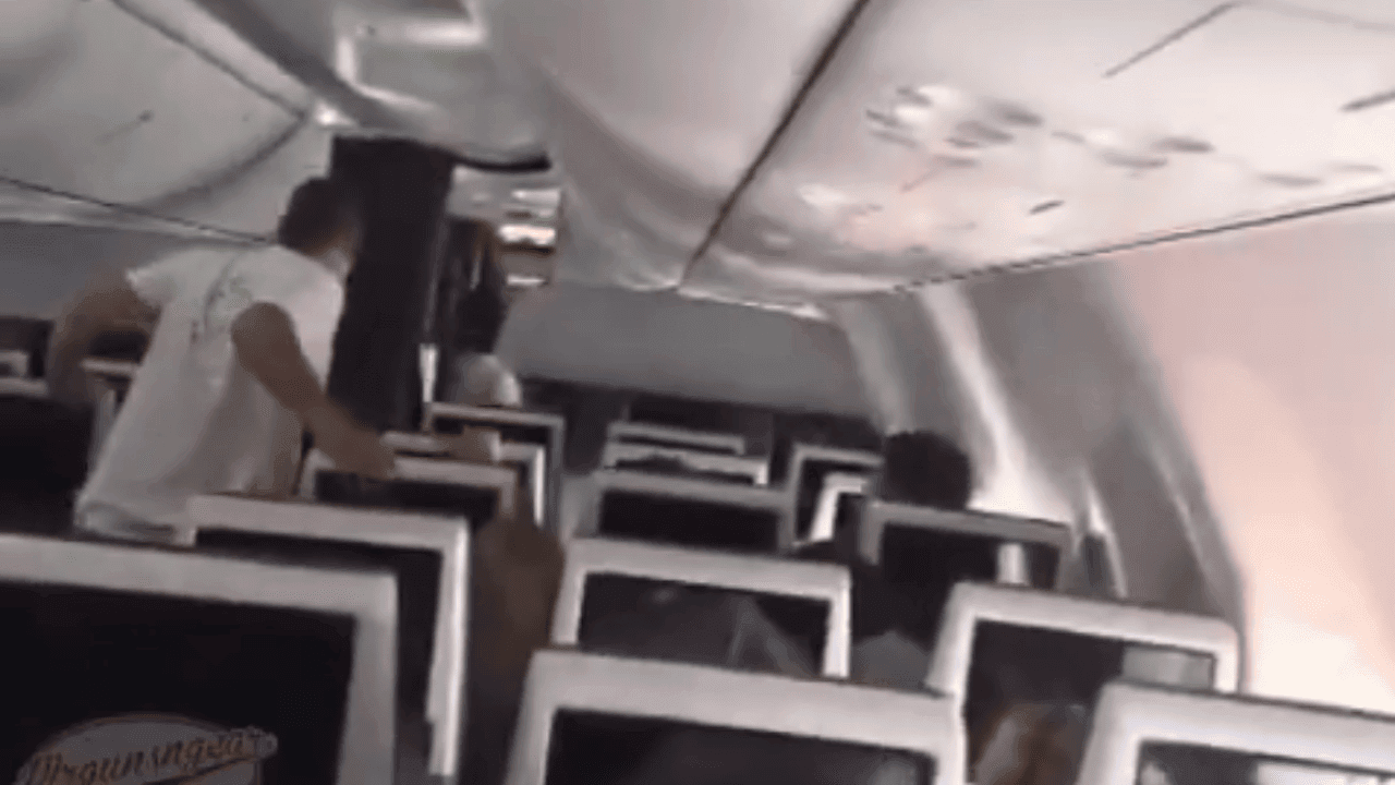 Copiloot viel piloot op Flydubai-vlucht aan met bijl om controle over te nemen en toestel te laten neerstorten