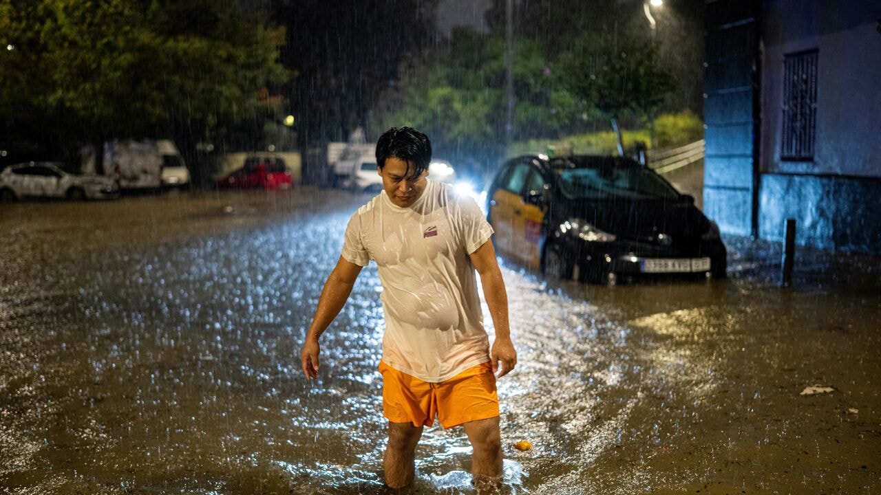 Watersnood van Spanje tot Kreta: zeker 2 doden na hevigste regen in 20 jaar in Barcelona