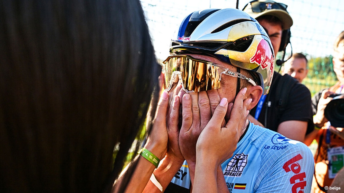 Waarom bood Remco Evenepoel na het EK zijn excuses aan? Vader Evenepoel: "Het WK zat veel dieper dan ook wij dachten"