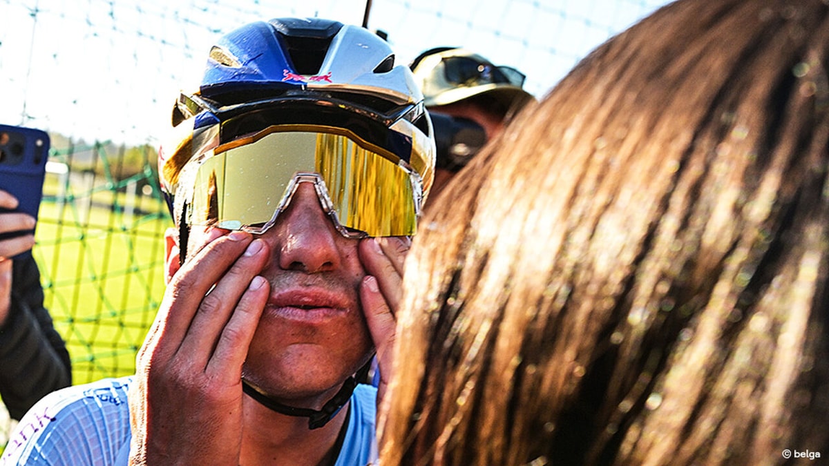 "Nog eens sorry voor vorige week": goudeerlijke Evenepoel pakt na EK-triomf en "moeilijke week" uit met excuses richting alle Belgen