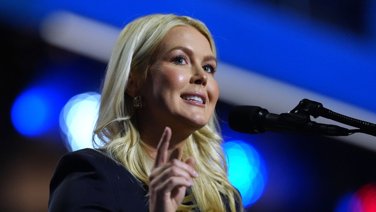 Voormalig Trumpwoordvoerder Karoline Leavitt gaat aan de slag bij Fox News
