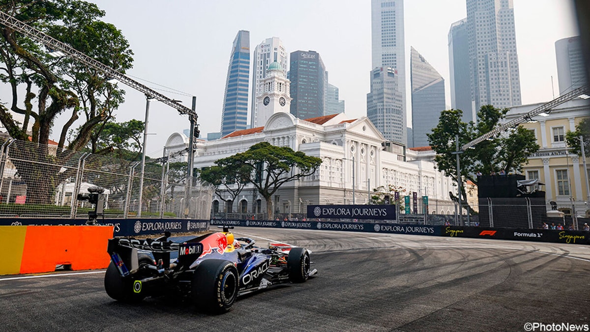 Max Verstappen parkeert zijn Red Bull op de pole voor sprintrace in Singapore