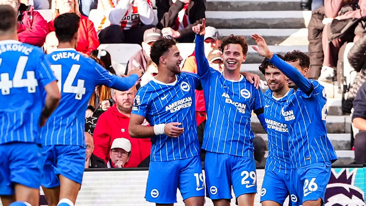 Afgewerkt als volleerde spits: Maxim De Cuyper is opnieuw de grote man voor Brighton met openingsdoelpunt