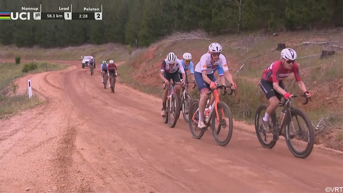 LIVESTREAM WK gravel: Florian Vermeersch bijt op de tanden bij versnelling van Deense favoriet, Stan Dewulf keert terug