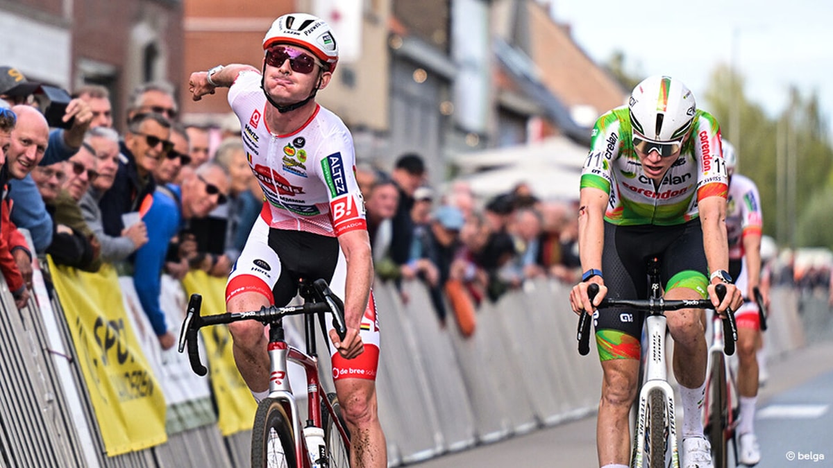 Na spannend sprintje: Gerben Kuypers wint Kermiscross in Ardooie voor Meeussen en ploegmaat Vanthourenhout