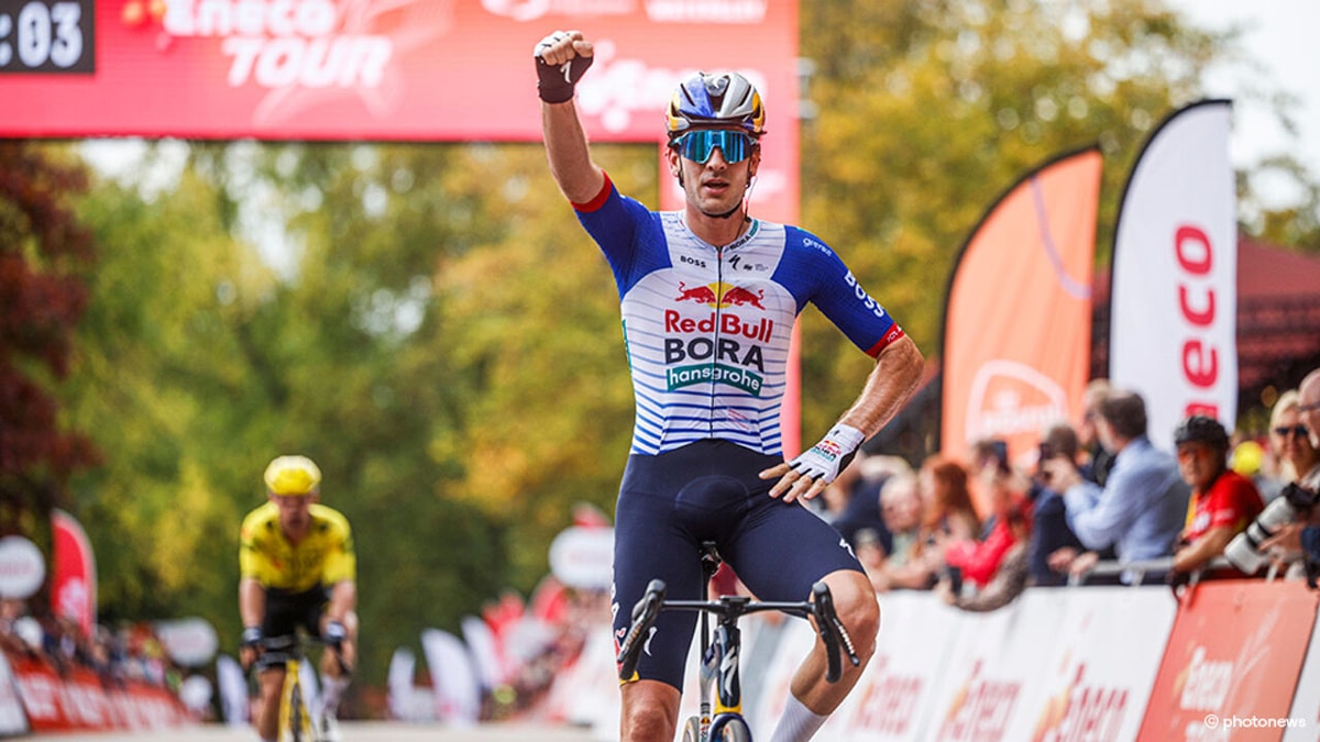 Victor Campenaerts verliest sprintje van Mick van Dijke in Eneco Tour, maar kan zich troosten met leiderstrui