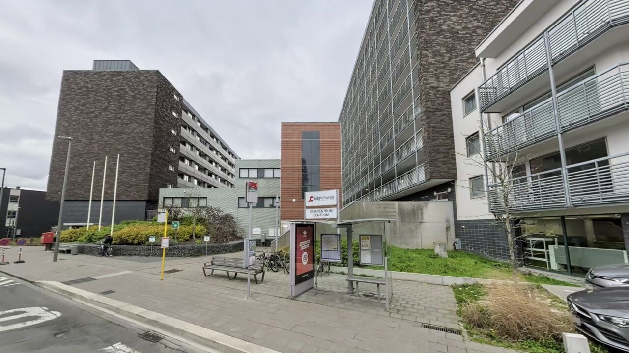 Directeur sociale huisvestingsmaatschappij Vilvoorde ging in jaar tijd voor ruim 14.000 euro uit eten: "Verantwoord in het kader van zijn functie"