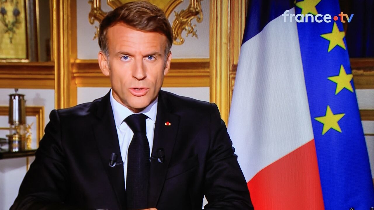"Plunderaars en relschoppers zullen moeten betalen": Franse president Macron spreekt natie toe na rellen