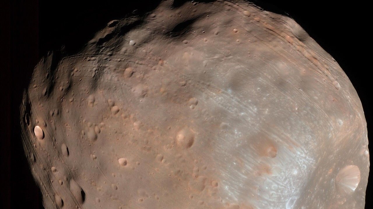 Japan lanceert ruimtemissie die bodemstalen van 'aardappelmaan' van Mars naar aarde moet brengen