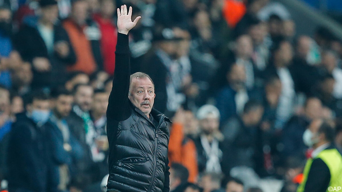Duel met Rode Duivels wordt zijn vuurdoop: Turkije legt lot in handen van bondscoach Sergen Yalcin