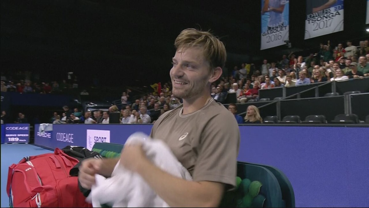 Het publiek geniet met volle teugen! Goffin wint game door enkel aces te slaan