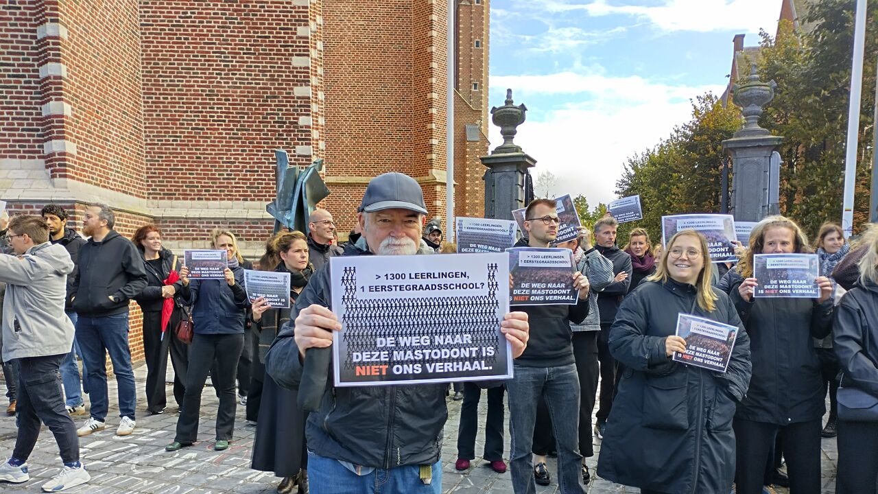 Leerkrachten in Hoogstraten protesteren tegen hervorming: "Een mastodontschool is slecht voor de leerlingen"