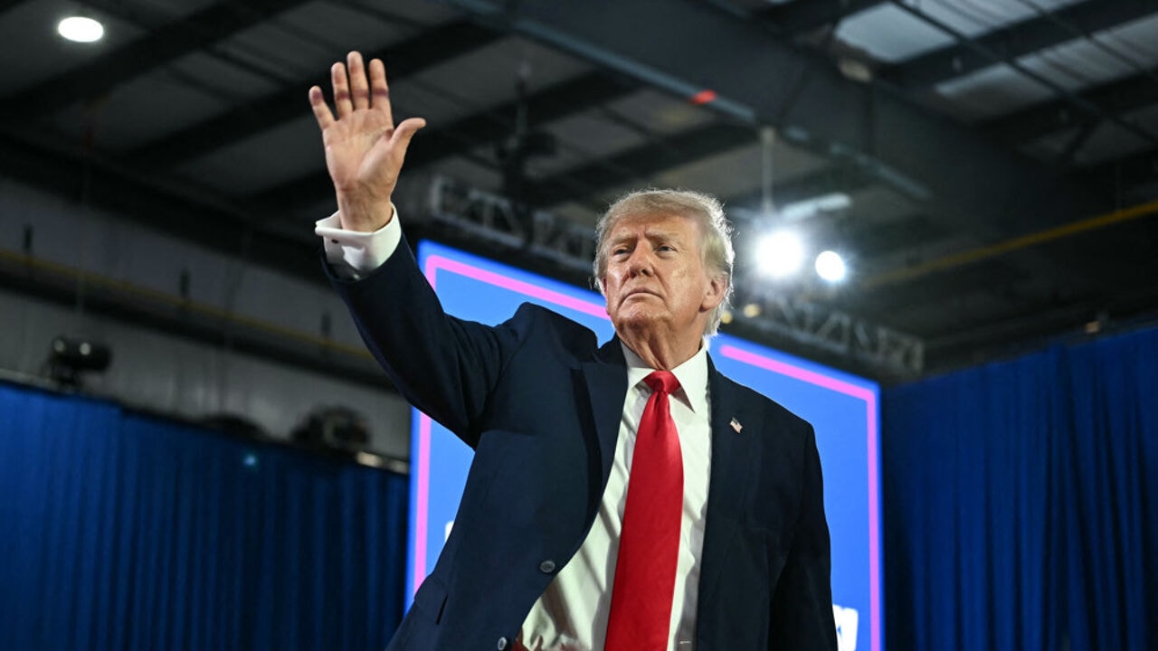 Trump spant nu al rechtszaak aan om verkiezingsuitslag in Alaska tegen te houden als Republikein verliest