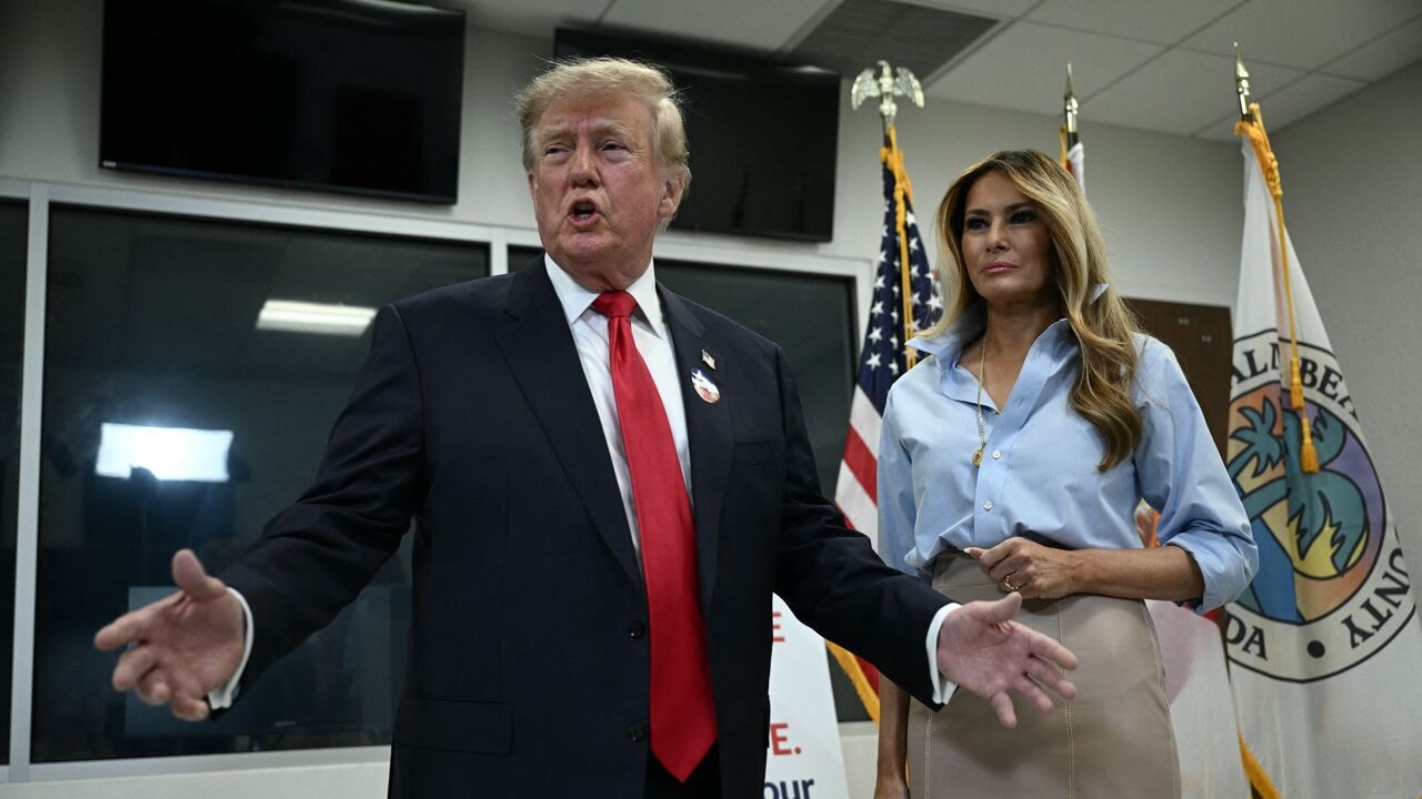 Trump brengt vervroegd zijn stem uit in Florida, begint nu al rechtszaak tegen verkiezingsuitslag Alaska