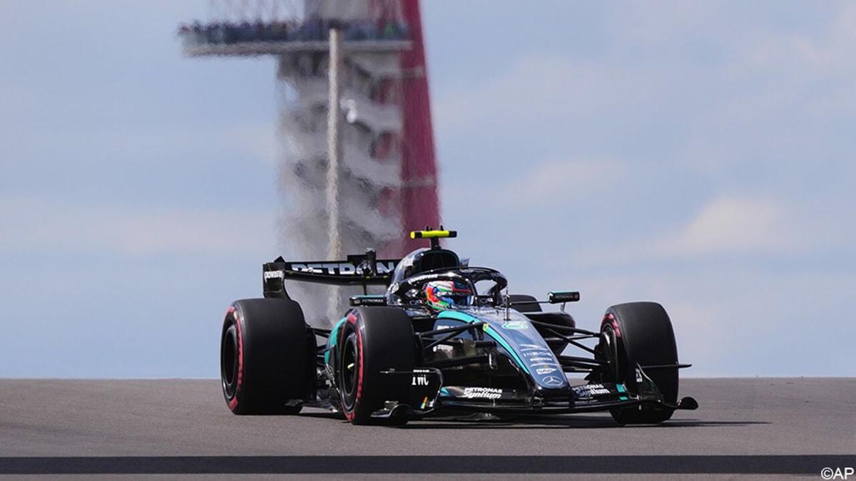 WK-leider Kimi Antonelli snelt naar de pole in de VS en krijgt zondag Max Verstappen naast zich op eerste rij
