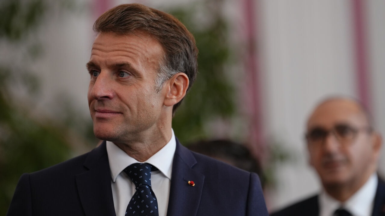 Macron erkent dat autoriteiten niet goed voorbereid waren op protesten: "Helemaal niet zien aankomen"